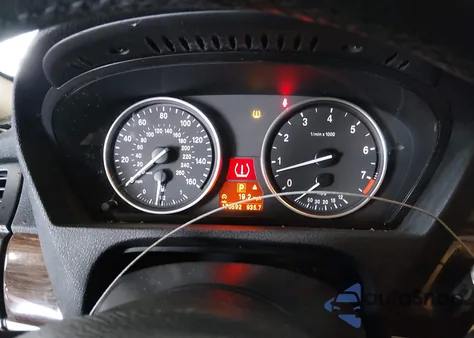 2011 BMW X5 xDrive35I/xDrive35I Premium/xDrive35I Sport Activity z USA, uszkodzony, nr VIN 5UXZV4C57BL400841